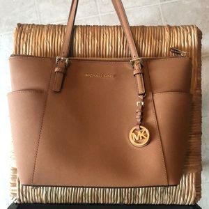 Michael Kors Jet Set Tote